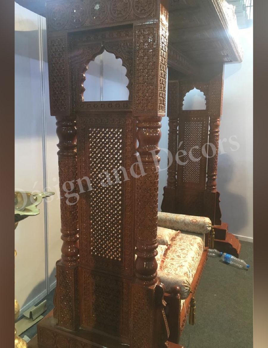 Picture of Hand Carved Set-Swing